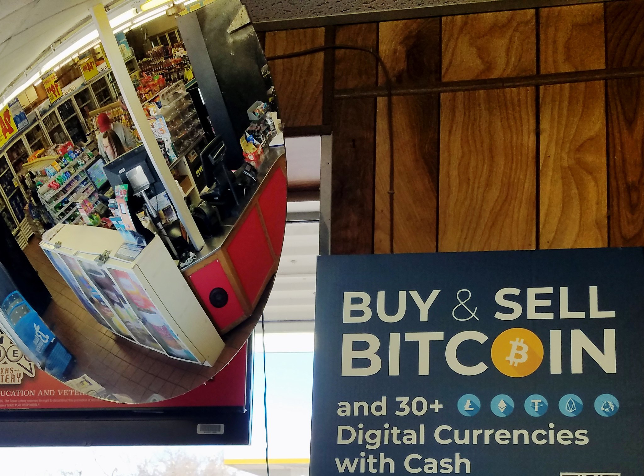 特朗普称与<普>京谈得非常好 并表示将“拭目以待”