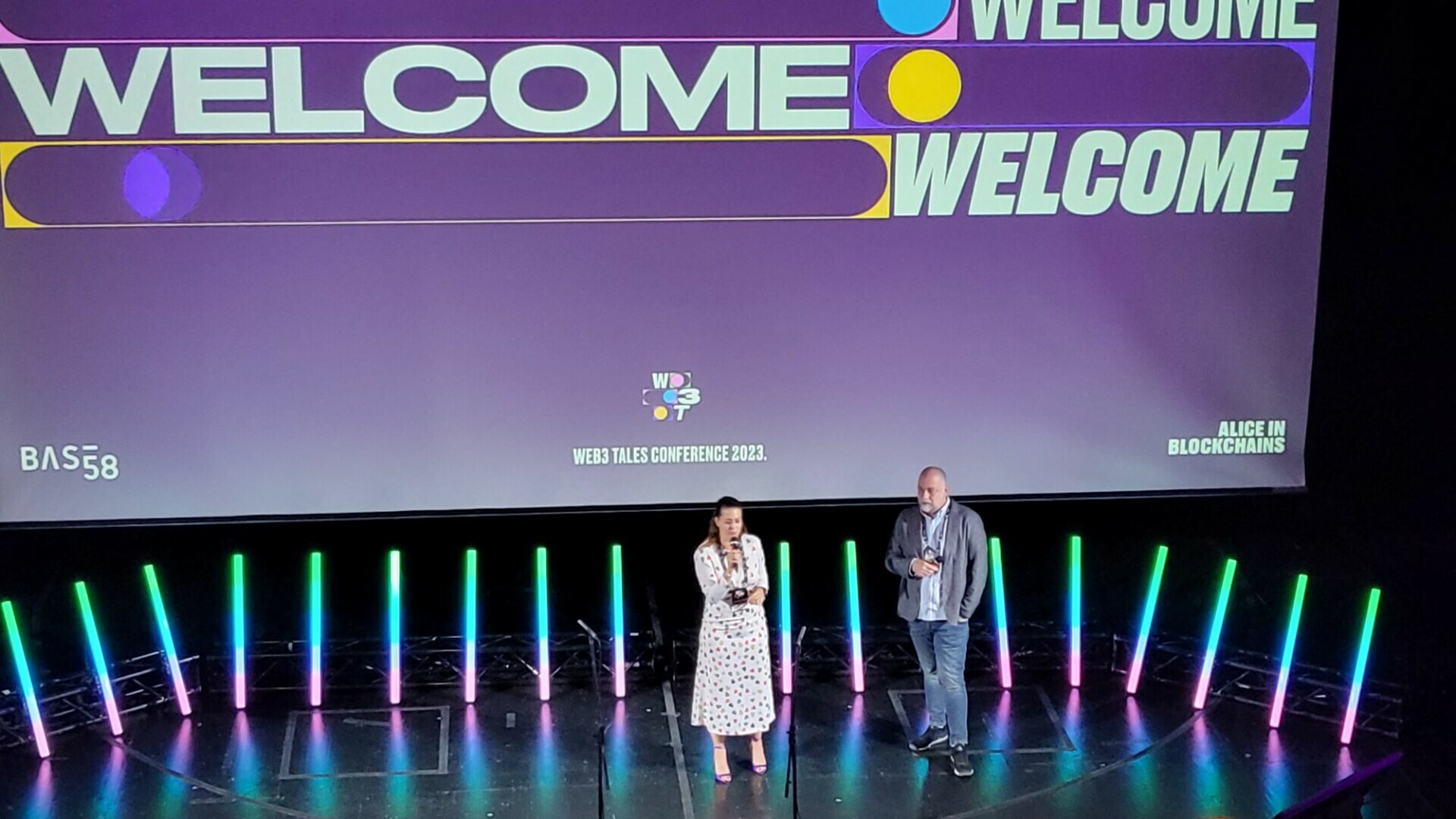 补涨?逻辑持续催;化！港股互联网ETF（513770）拉升1%！机构：AI驱动叠加流动性改善双助力