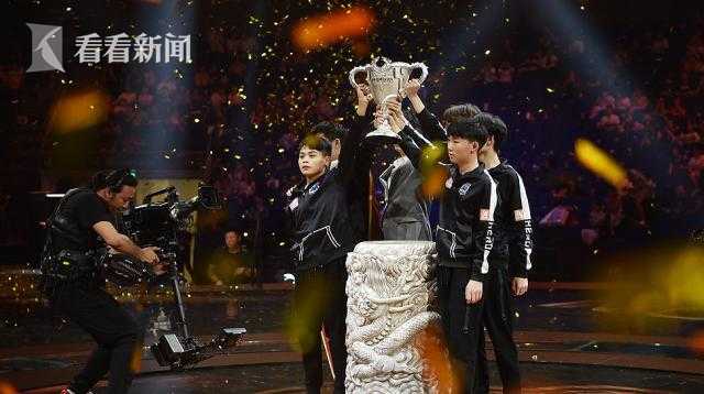 人:形机器人如何“看世界”？背后的“硬核岗位”火了