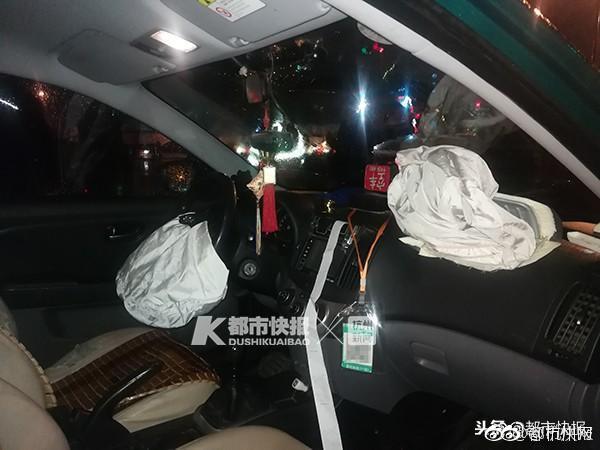 午评：港股恒指涨0.61% 科指涨1.15% 科网股活跃 汽车股走强 小米涨超4%