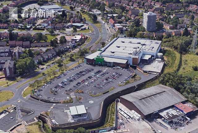 算力概念板块领涨，上涨<3>.2%