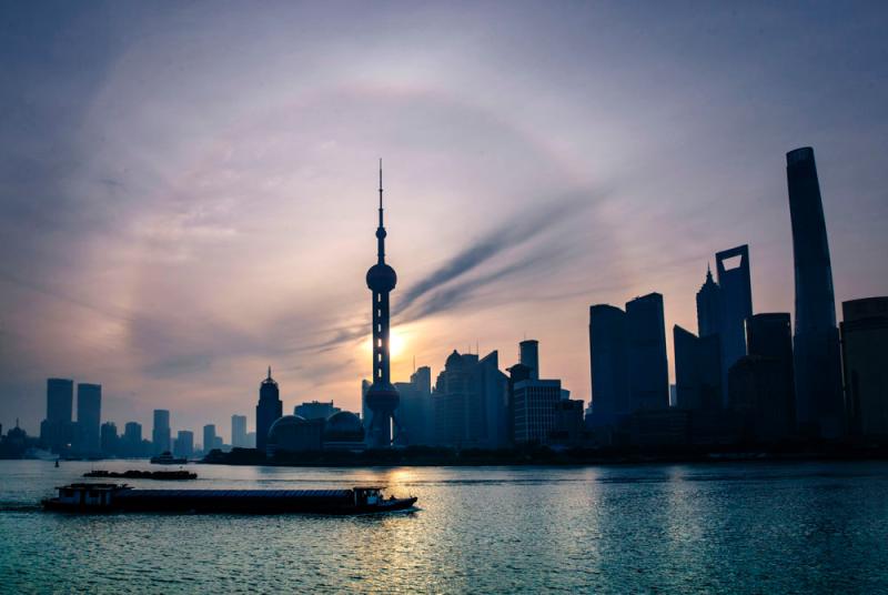 亿华通盘中涨超7:% 三菱扶桑液氢重卡H2FC亮相搭载260kW燃料电池系统