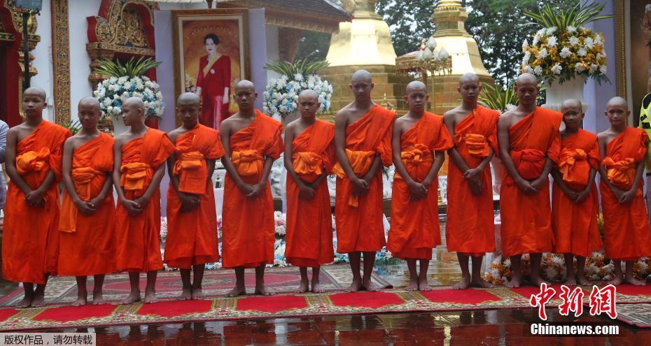 港;股AI引爆，阿里巴巴续创4年新高！高“含BA量”港股互联网ETF（513770）续涨逾1%，逼近前高