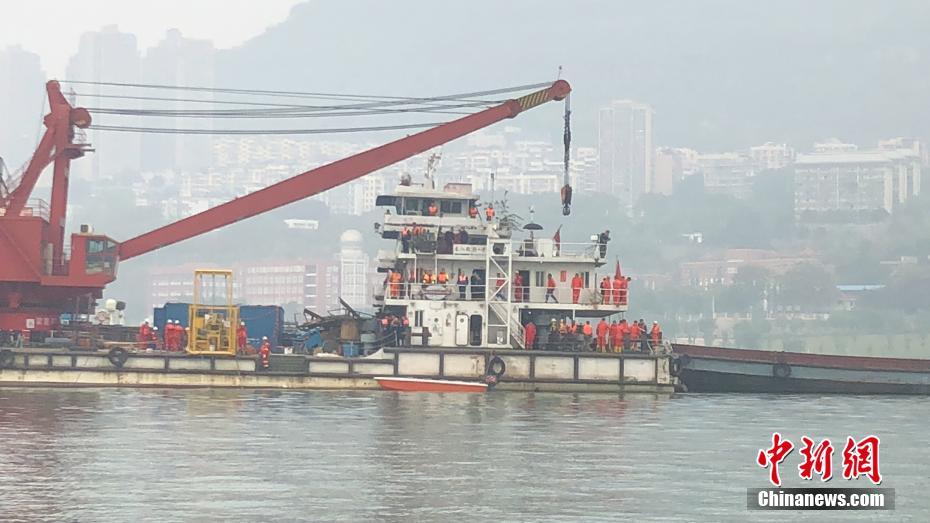 四‘洲’集团预?计中期股东应占溢利减少至1100万至1500万港元