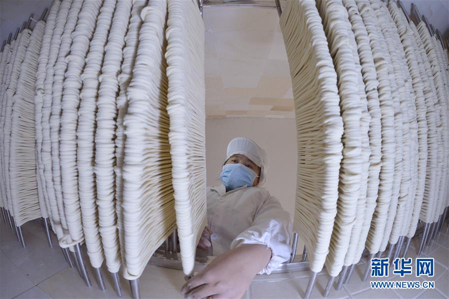 “?最具?荣耀机构”第一名丨申万宏源研究获2025年第七届新浪金麒麟24项大奖