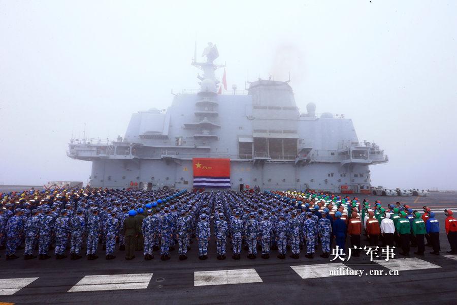 美股?指数期货盘前上涨，政府停摆与财报季成关注焦点