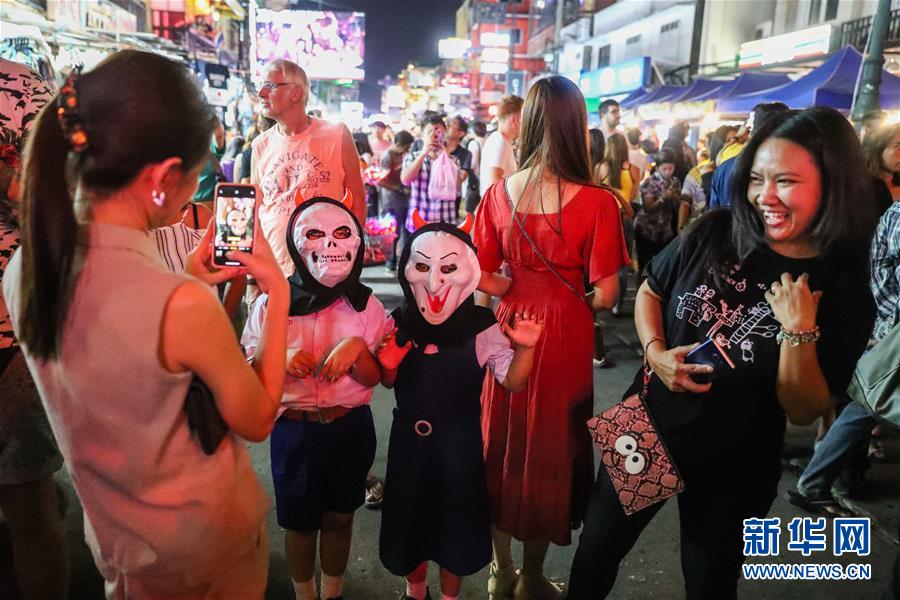 美?股三大指数全线下跌，中概股指数逆势上涨0.88%