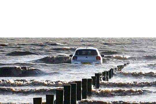 石油市,场的真相？大摩：,OPEC增产有名无实、闲置产能更低、真实需求更强劲