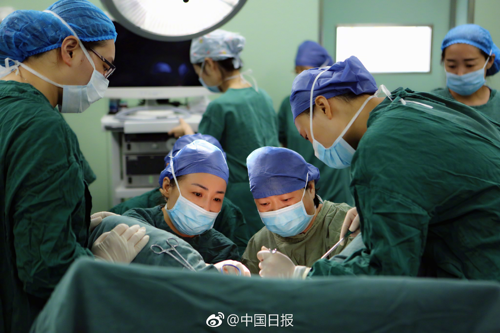 小鹏首;个欧洲本地化项:目取得进展：与奥地利工厂合作，首批 G6、G9 汽车已下线