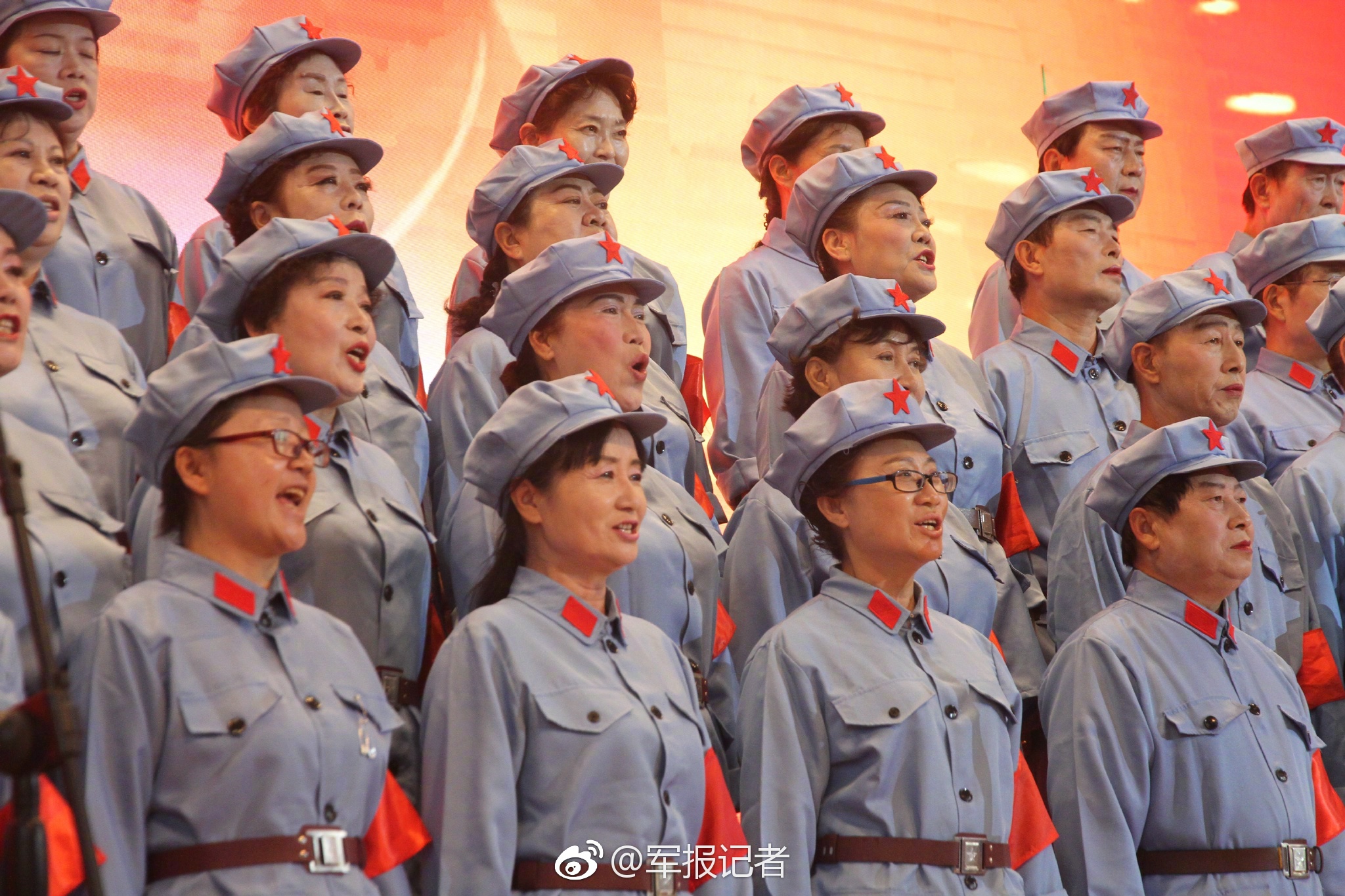 首!次亮.相！中国银行协助巴克莱银行发行20亿元熊猫债