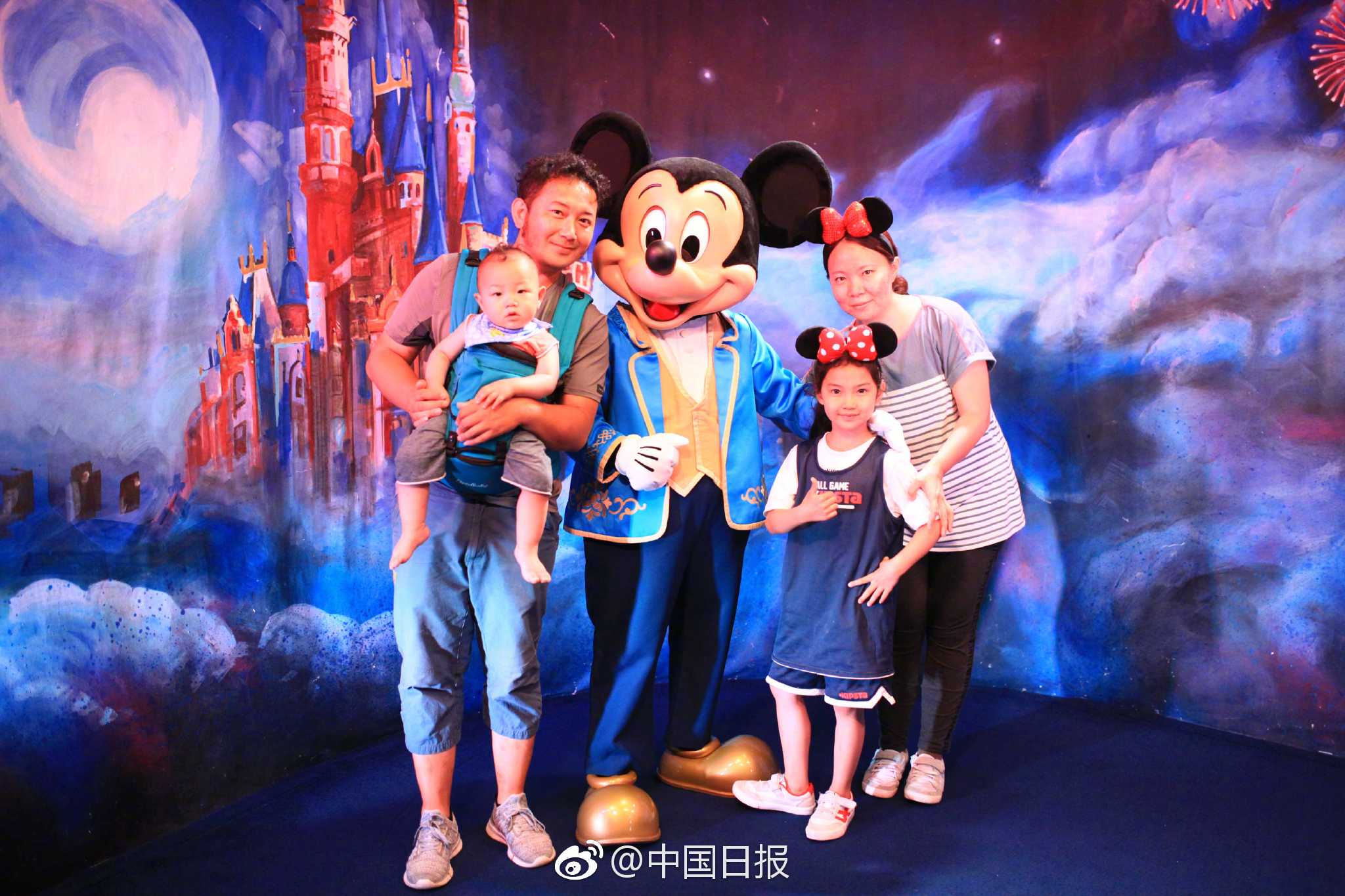 一般零?售行业CFO薪资PK：百联股份CFO杨琴年薪126.5万 公司营收下降、扣非归母净利润暴跌