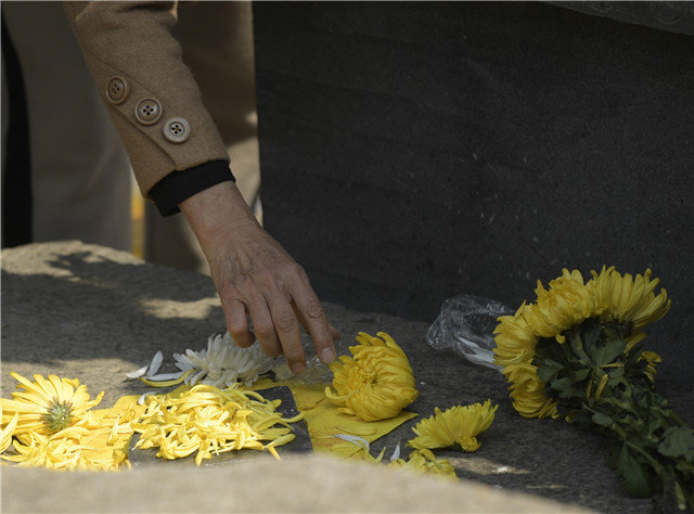 叠层电池成膜理论—研究突破‘：’通威作为第一署名单位在能源领域顶尖期刊发表学术论文