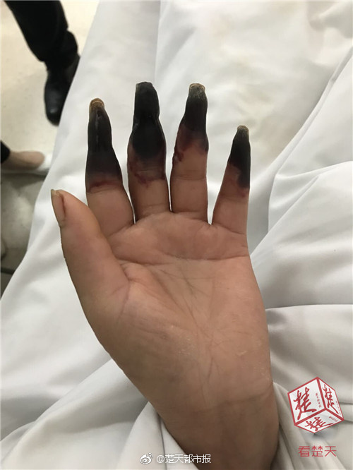 三大指:数周二震荡收低 投资者谨慎等待美联储降息决定