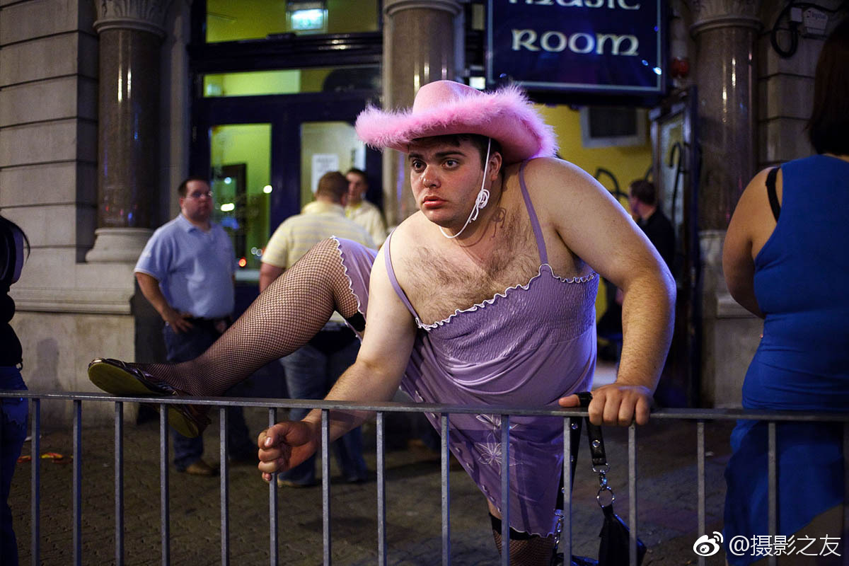 智度股份—披露总额4亿元的对外担保，被担保公司5家