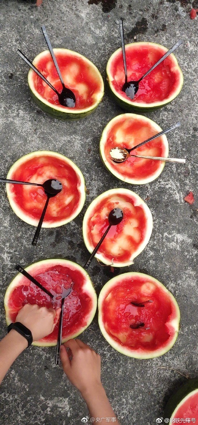 20:26年度策略 | 纺织服装：八大关键词：制造复苏、羊毛涨价、新材料、品牌分化、体育大年、新消费、奢品回暖