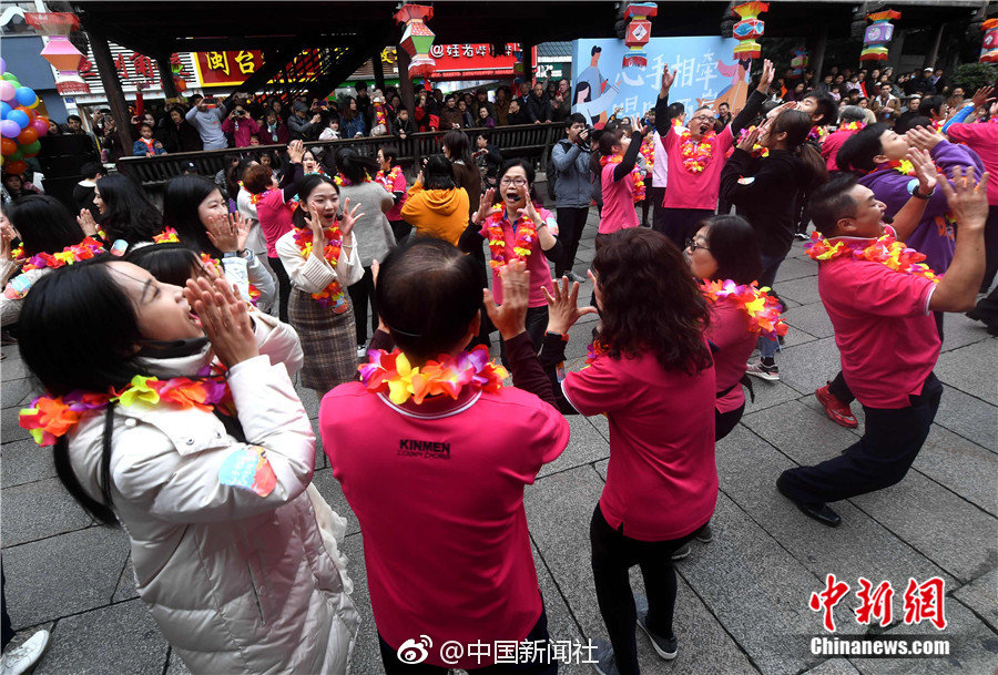 广:州实;现境外银行卡“拍卡过闸”坐地铁