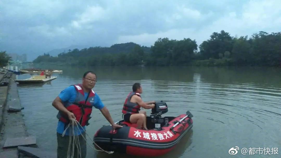 领?益智造：<公>司已经形成丰富的人形机器人硬件产品矩阵