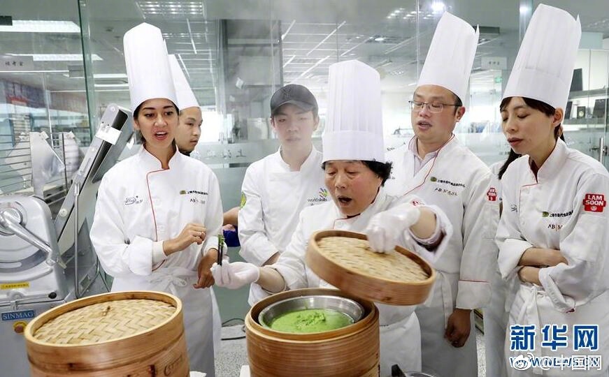 嘉实稳健兴享6.个月持有期债券基金经理轩璇离任