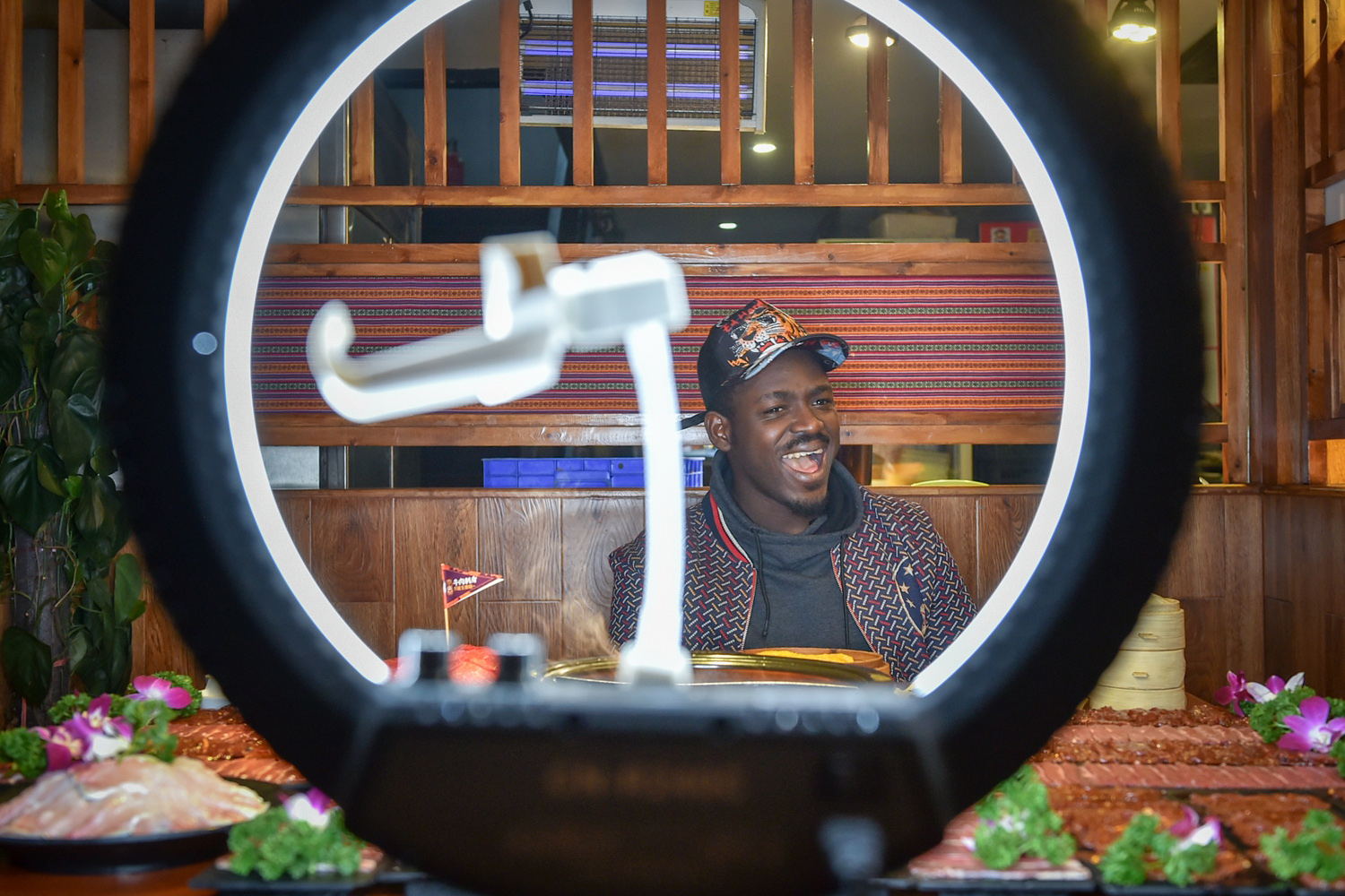 TechWeb!微晚报：马斯克旗下xAI失去大将，理想汽车撤销五大战区架构