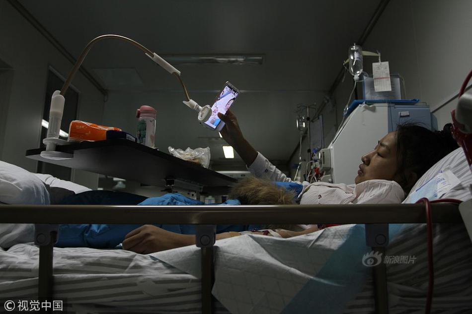 几内亚大型矿企面临罢工危机<>