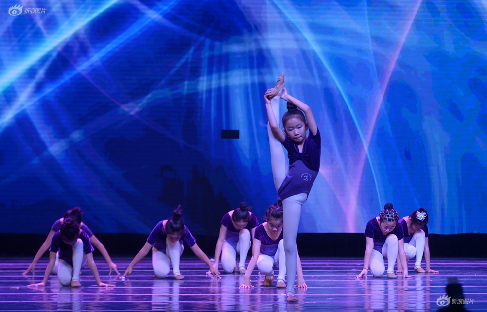 北方稀土涨‘超’7%，成交额超100亿,元