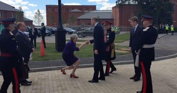 Knight,-Swift Trans预计四季度调整后每股收益为0.34-0.40美元