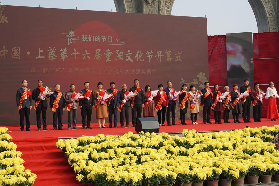 特朗普：现在似乎:不是要‘求’普京停火的时候