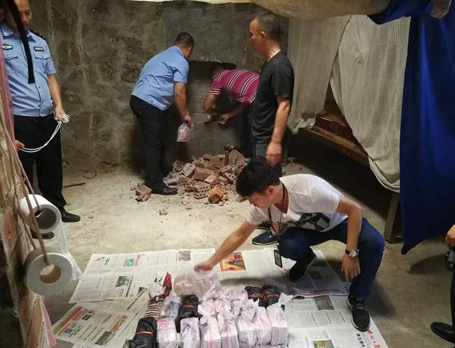 2:025 投资软件深度解析：从选股到交易的全场景系统评估