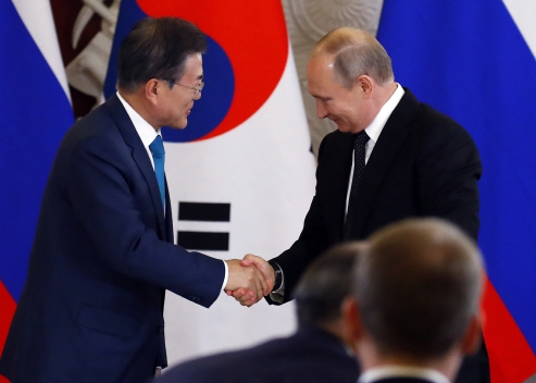 免税概念震荡.走高 平潭发展涨停