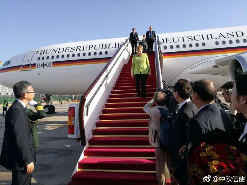 开,盘|国内期货主!力合约大面积飘绿 集运欧线涨超2%