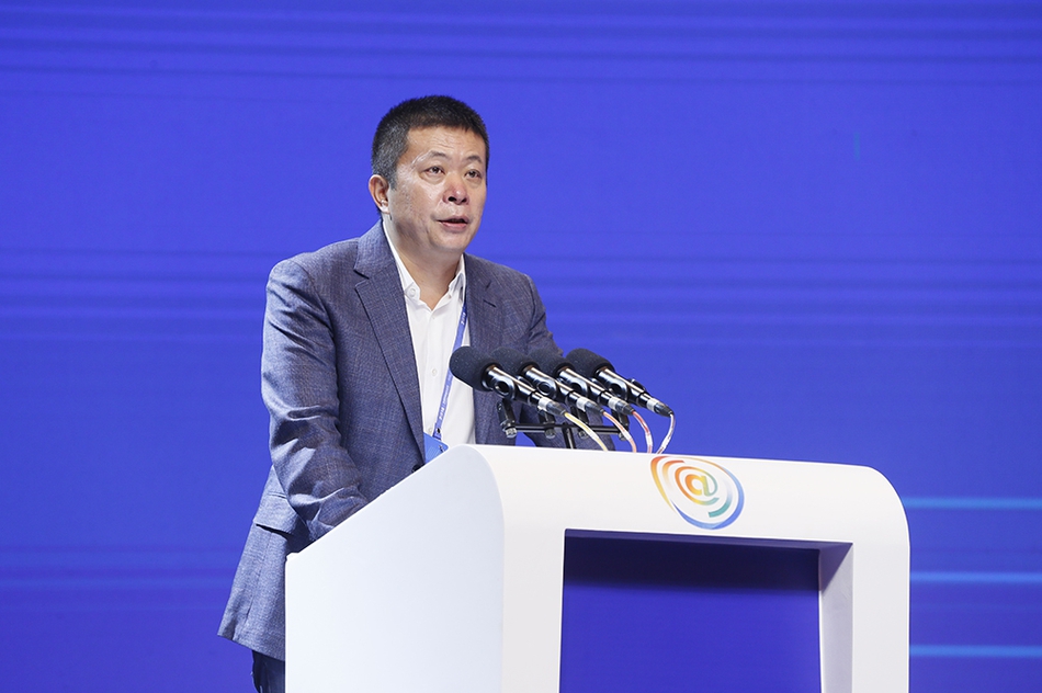 泡泡玛特：上半年本公,司:拥有人应占溢利45.74亿元，同比增长396.5%