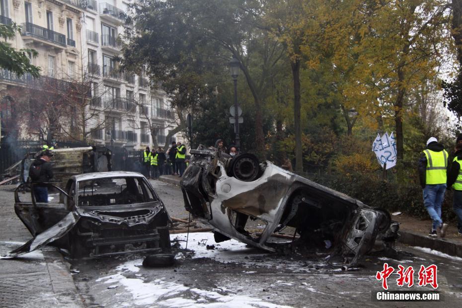 雷军连发多条微博<力>挺安全至上:，小米汽车的“安全承诺”能否成真？