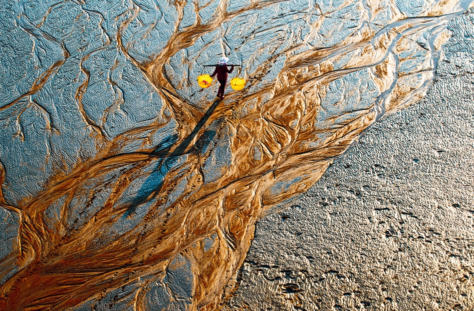 陕西能源：上半年归母净利润13.34亿元，同比下<降>13.45%