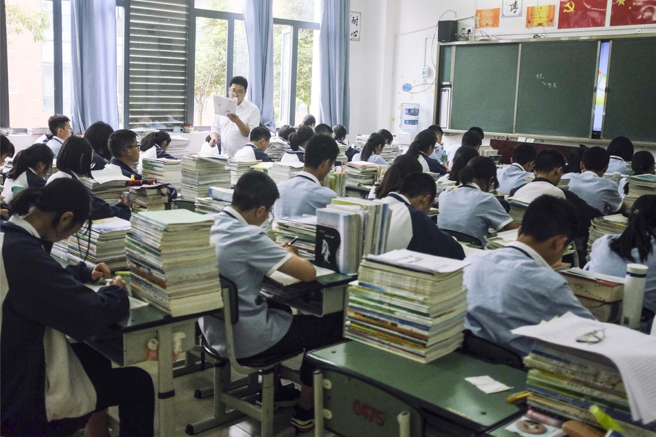 深圳华强!：公司未持有摩尔线程股权，但与其有业务合作