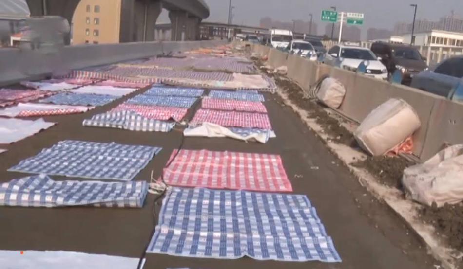 苏—州银行12位高管拿出420万元集体增持