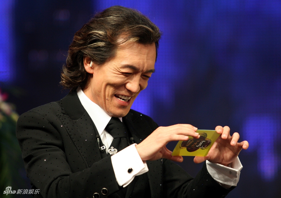 福‘耀’玻璃换帅 曹德旺辞任公司董事长其子曹晖接棒