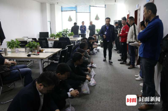 金山<云>绩后涨!超5% AI收入同比增超120%至7.3亿元