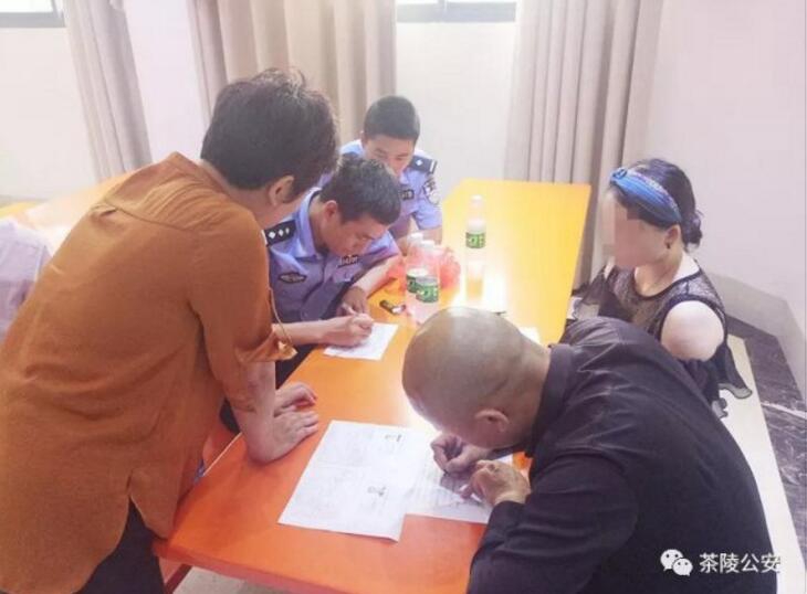 东方‘雨’虹?(002271.SZ)：公司控股股东、实控人李卫国拟减持4638.22万股