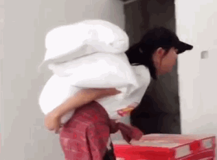 1.<8>万亿，;曾毓群给市场狠狠上了一课