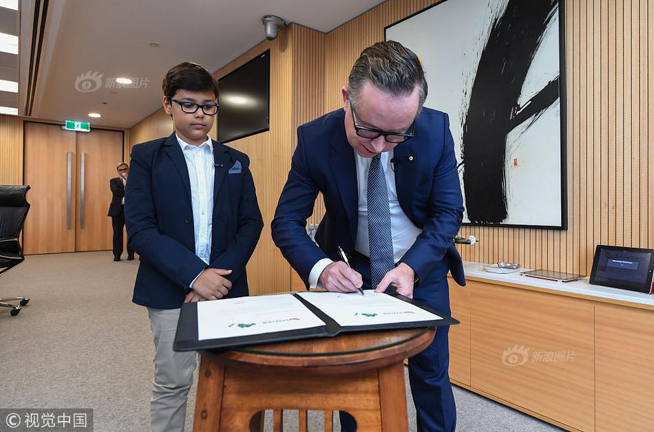 银:行重回C位.，农业银行逆市新高！百亿银行ETF（512800）逆市涨0．7%，机构：看好银行绝对收益继续演绎