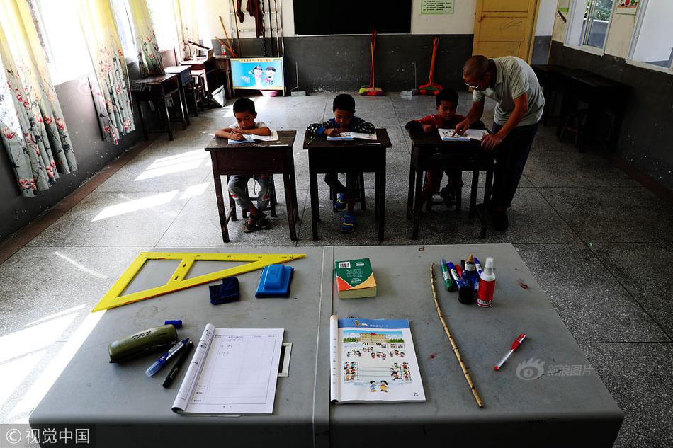 通用设备行业财务:总监CFO观察：铂力特梁可晶违规收到2次警示函 2024年薪酬为65万元
