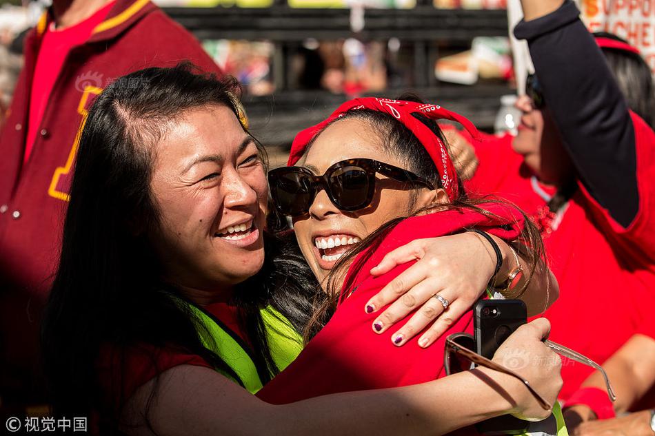 四大证:券报头版头条内容精华;摘要_2025年9月26日_财经新闻