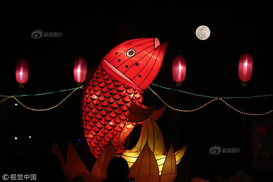 视频|因前七‘月’直营业务亏损1.3亿 匹克实施梯度降薪 工资2万元以上的降薪30% 多位员工：发薪日前四天才得知