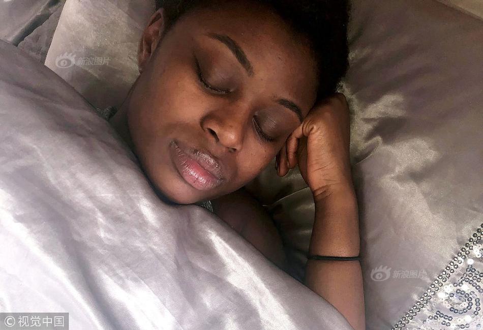 六大上<市>连锁药!店中报观察：业绩分化、加盟发力、困中求变