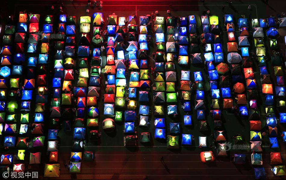 致远互—联携手铸基计划、华为云等发布《AI-COP智能协同运营平台白皮书》