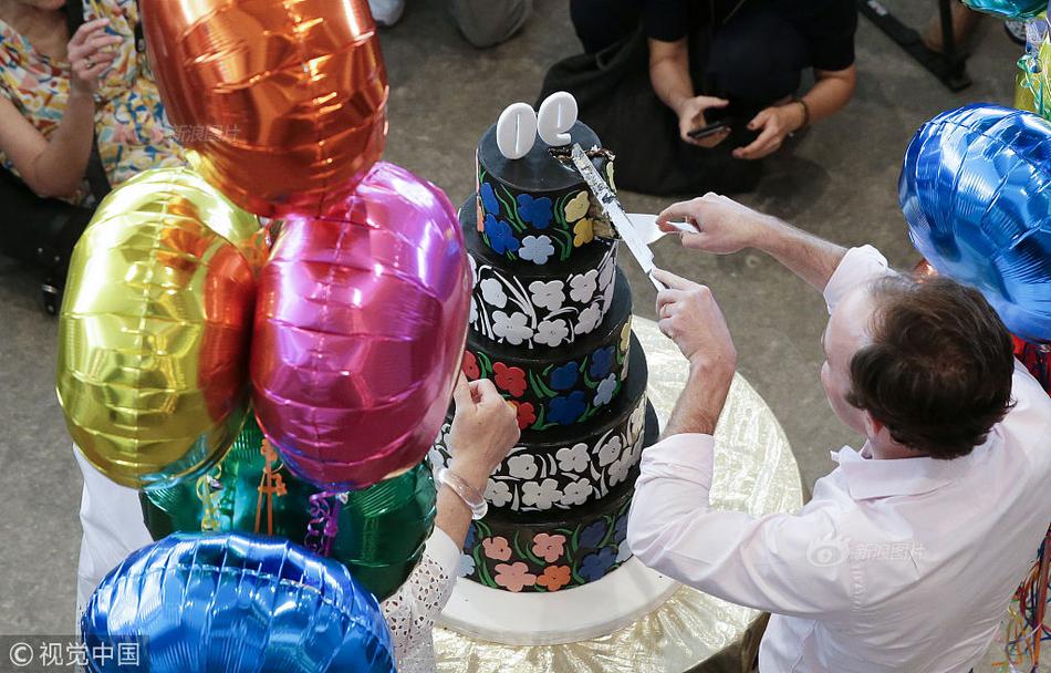 三季;度再卖61亿、连续5季度不回购、三年累计卖1840亿美元股票！巴菲特给伯克希尔留下的是：3820亿美元现金