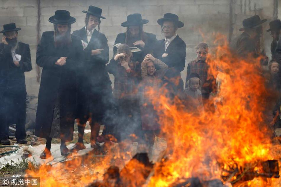 大宗<商>品综述：WTI跌至五个月低点 基本金属普跌 金价上涨