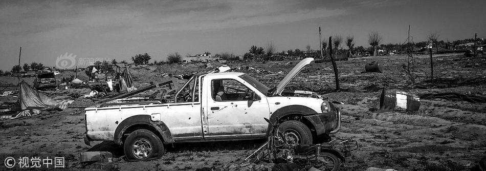 大—智慧跌停，沪股通龙虎榜上买入1.26亿元，卖出1.45亿元