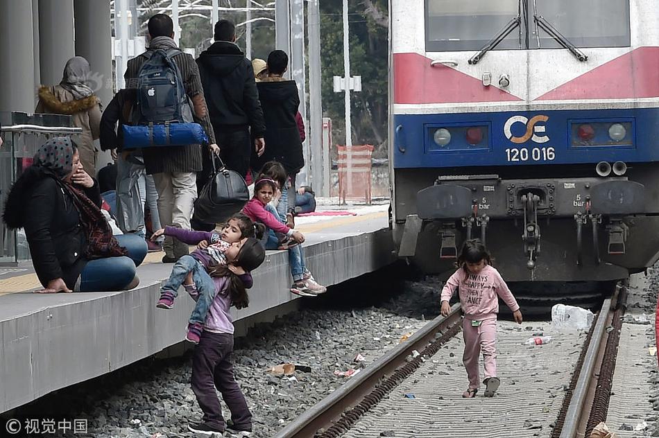 连—连数!字于11月3日斥资372.4万港元回购45万股