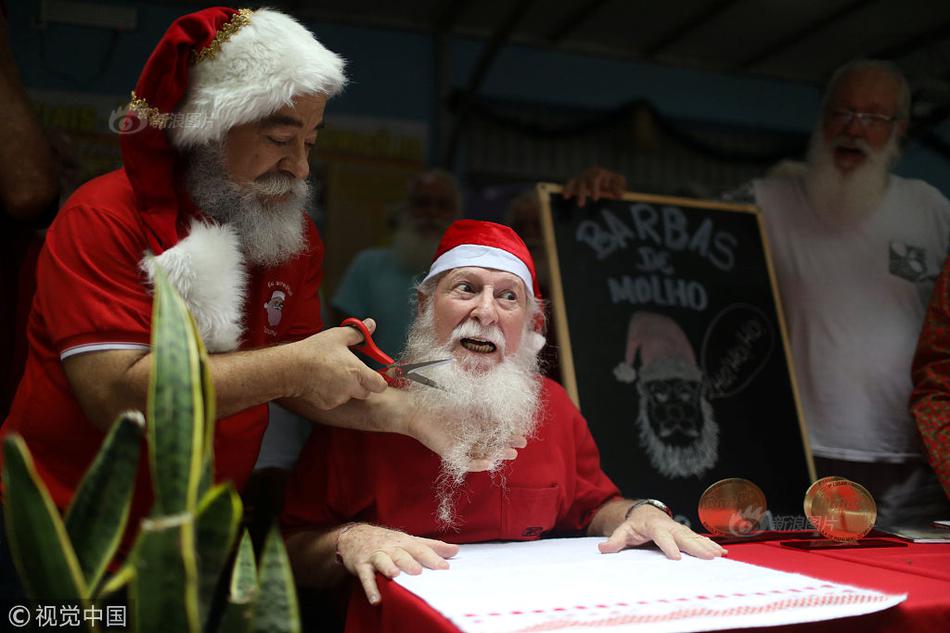 以色<列>军队称正在为实施加沙协议做准备